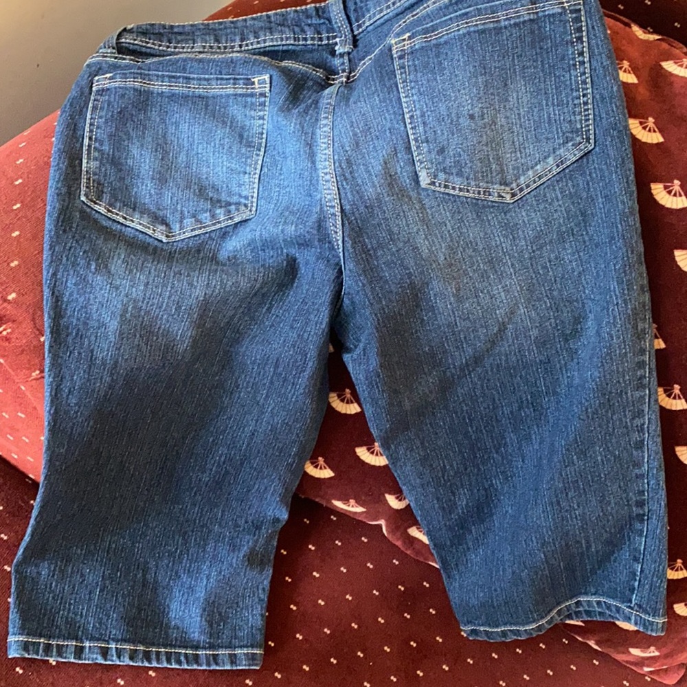 Capris - Picture 3 of 3